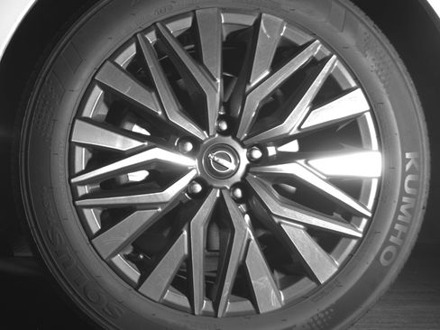 Used 2025 Nissan Altima 2.5 SV FWD image 12
