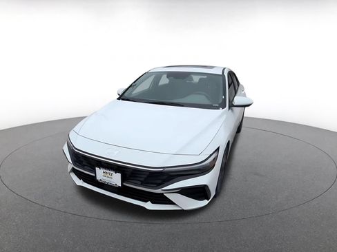 Used 2025 Hyundai Elantra SEL FWD image 7