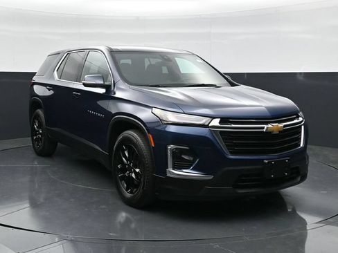 Used 2023 Chevrolet Traverse LS w/ Safety Package AWD/4WD image 4