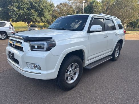 Used 2012 Toyota 4Runner SR5 image 3