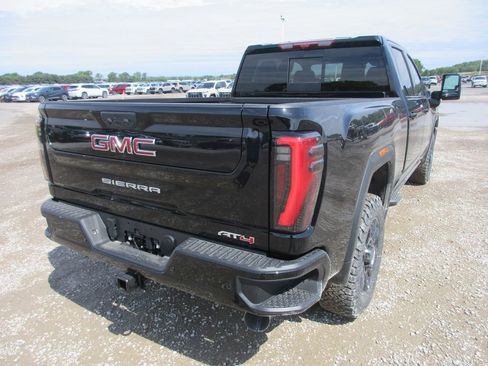 New 2026 GMC Sierra 2500 AT4 w/ AT4 Premium Plus Package AWD/4WD image 5