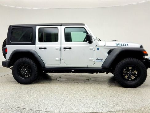 Used 2024 Jeep Wrangler Unlimited AWD/4WD image 4