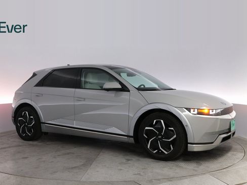 Used 2024 Hyundai Ioniq 5 Limited image 5