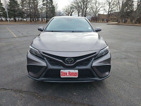 Used 2022 Toyota Camry SE image 9