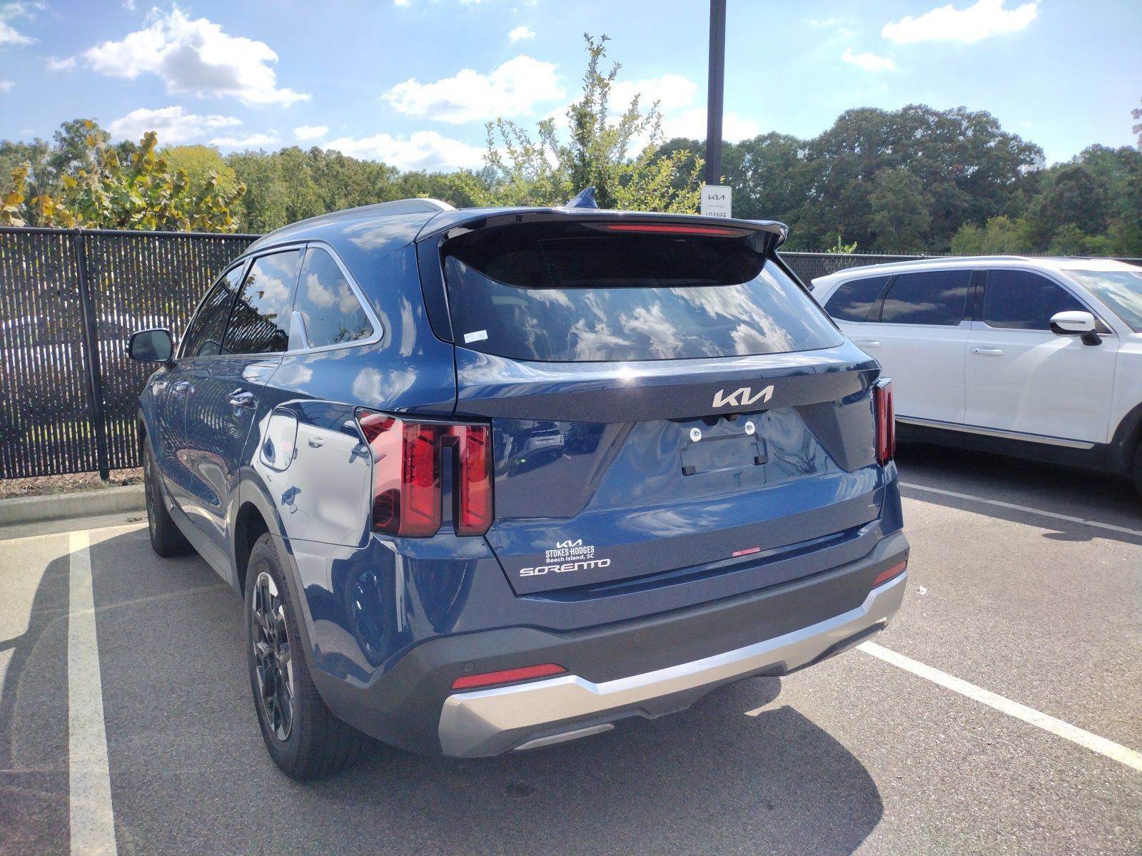 Used 2026 Kia Sorento S w/ S Panoramic Sunroof Package FWD image 4