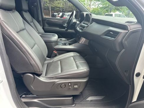 Used 2022 Chevrolet Tahoe RST w/ Luxury Package AWD/4WD image 15