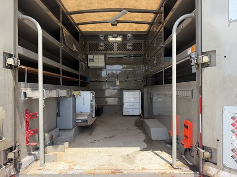 Used 2008 Ford F450 2WD Regular Cab Super Duty image 17
