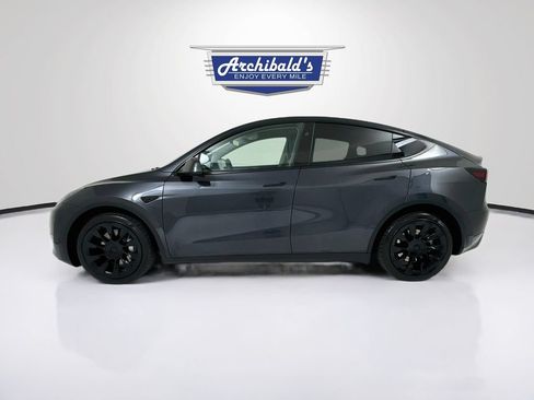 Used 2024 Tesla Model Y Long Range AWD/4WD image 4