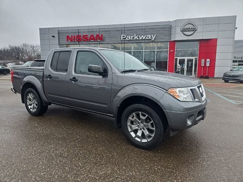 Used 2021 Nissan Frontier SV image 1