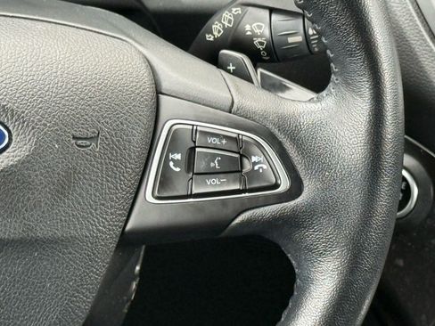 Used 2017 Ford Escape Titanium image 28