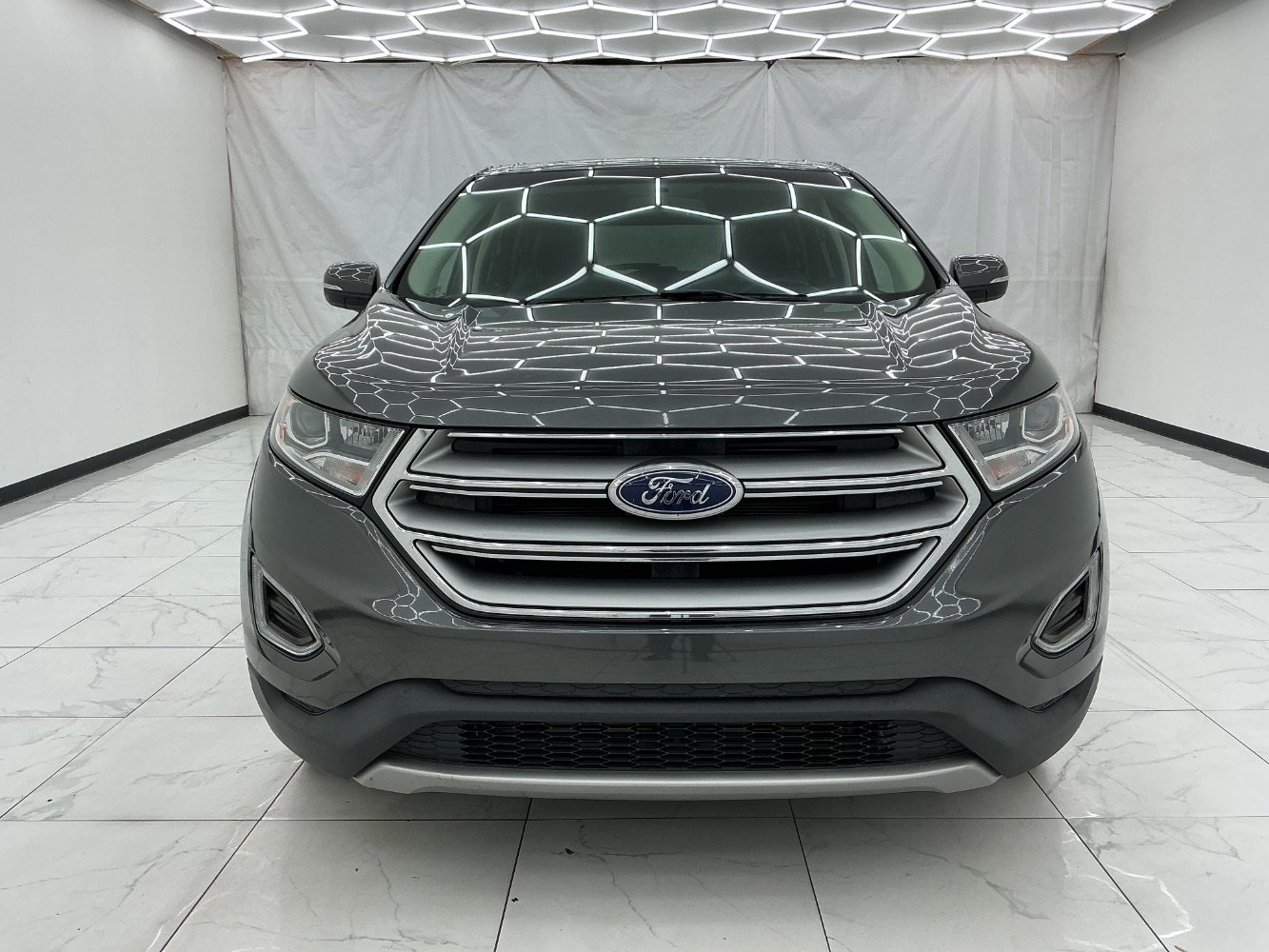 Used 2018 Ford Edge Titanium w/ Technology Package FWD image 5