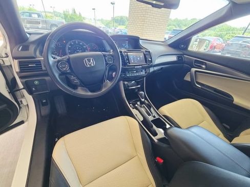 Used 2017 Honda Accord EX-L image 11