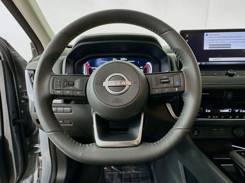 Used 2024 Nissan Rogue SL image 16