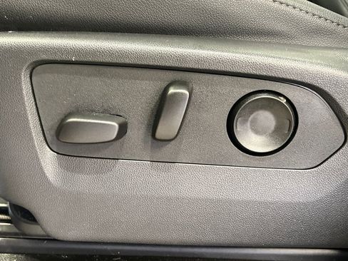 Used 2025 Chevrolet Tahoe Z71 w/ Comfort Package image 35