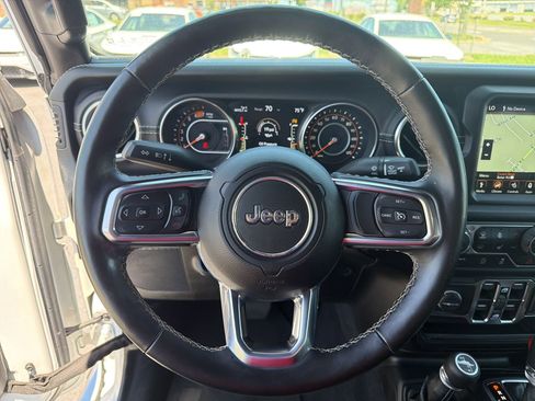 Used 2021 Jeep Wrangler Unlimited Sahara AWD/4WD image 16