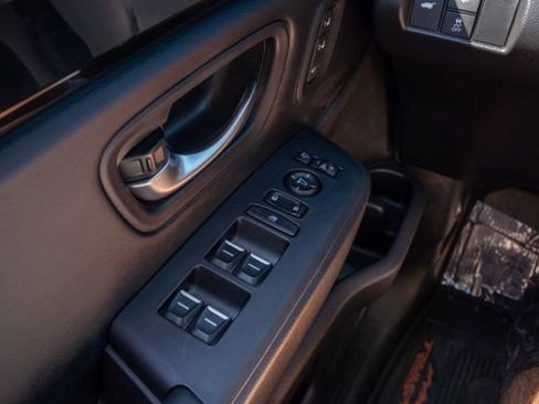 Used 2025 Honda Pilot TrailSport image 17