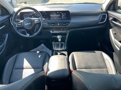 Certified 2025 Kia Seltos EX w/ EX Sunroof Package AWD/4WD image 10