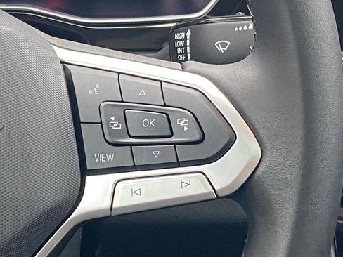 Certified 2024 Volkswagen Jetta SE w/ Panoramic Sunroof Package image 7