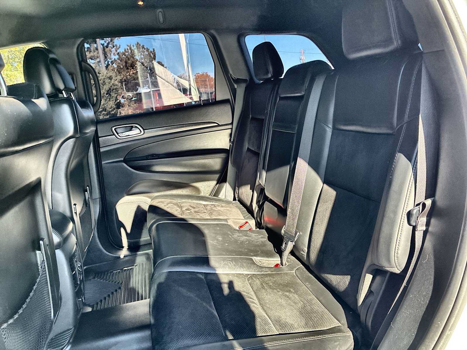 Used 2018 Jeep Grand Cherokee Altitude AWD/4WD image 23