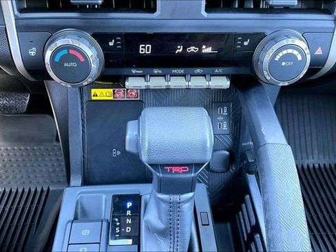Used 2025 Toyota Tacoma TRD Off-Road w/ TRD Off Road Upgrade Package AWD/4WD image 27