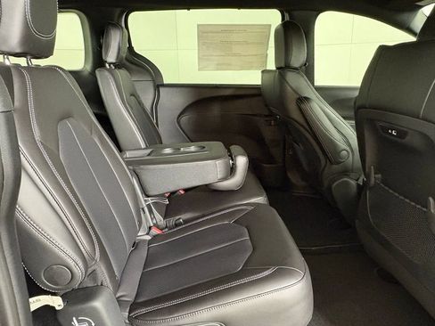 New 2026 Chrysler Pacifica Select FWD image 40