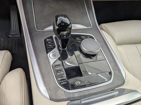 Certified 2022 BMW X5 sDrive40i w/ Luxury Seating Package image 20