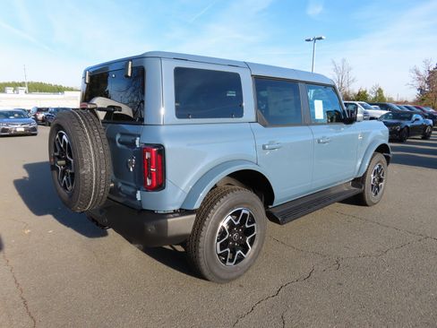 New 2025 Ford Bronco Outer Banks image 4