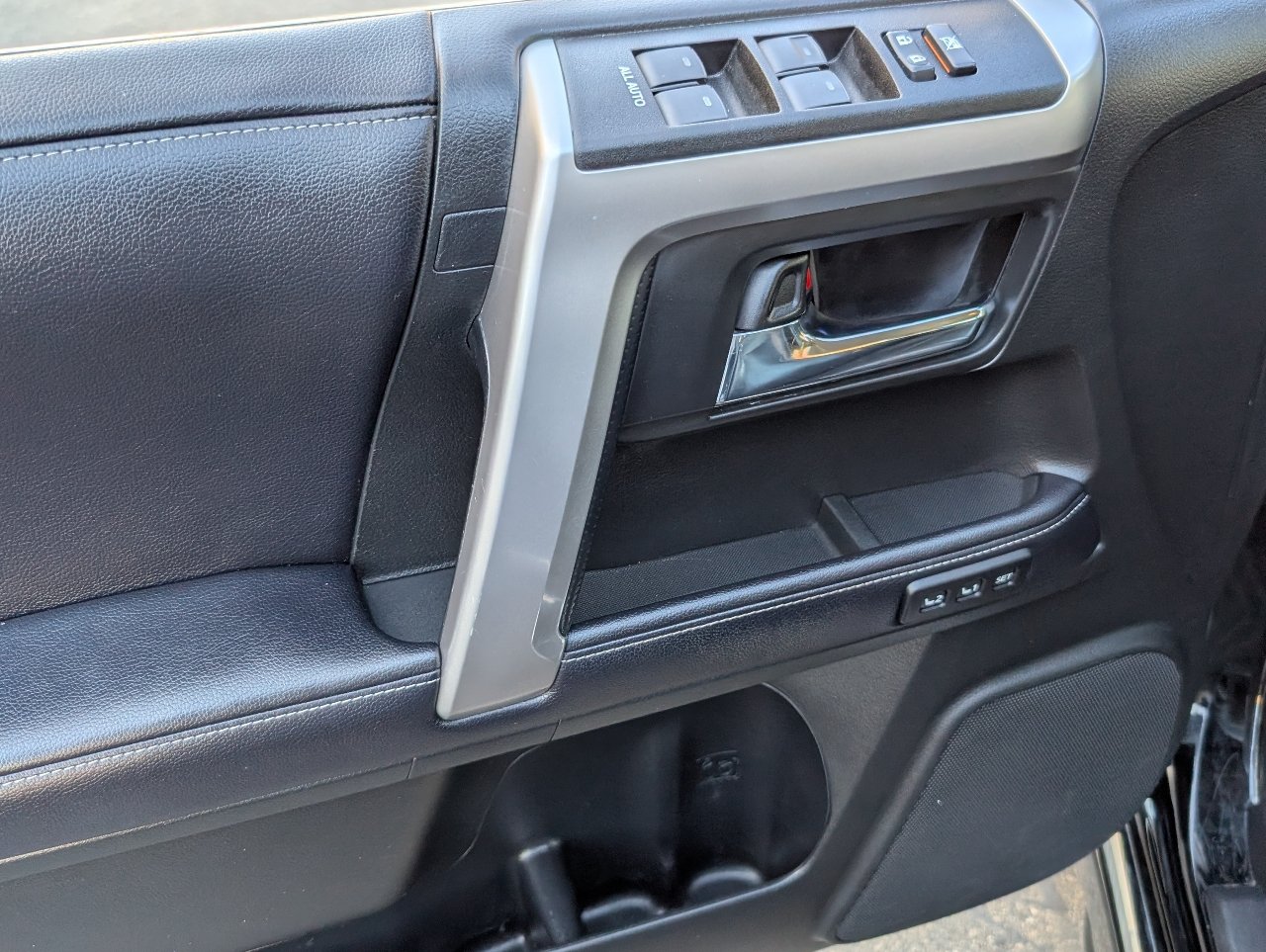 Used 2019 Toyota 4Runner Limited AWD/4WD image 16