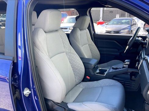 Used 2024 Toyota Tacoma SR5 image 9