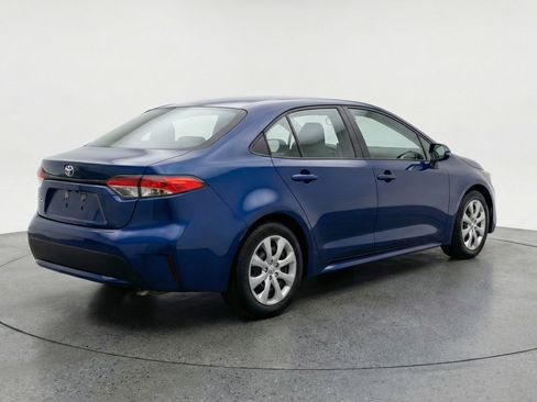 Used 2025 Toyota Corolla LE image 9