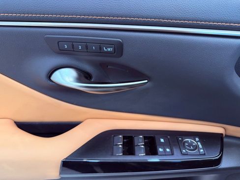 Certified 2023 Lexus ES 350 350 PANO-ROOF/NAV/CARPLAY/L-CE image 18