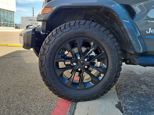 Used 2021 Jeep Wrangler Unlimited Sahara w/ Cold Weather Group AWD/4WD image 24