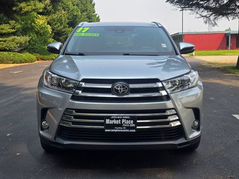 Used 2017 Toyota Highlander Limited AWD/4WD image 8