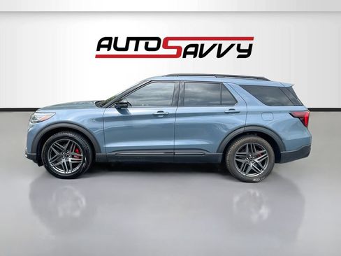 Used 2025 Ford Explorer ST AWD/4WD image 4