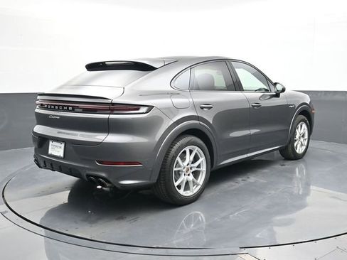Certified 2025 Porsche Cayenne E-Hybrid Coupe image 23