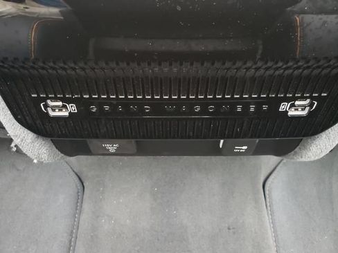 Used 2024 Jeep Grand Wagoneer Series III w/ Rear Seat Video Group 1 AWD/4WD image 13