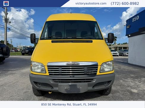 Used 2005 Dodge Sprinter 2500 w/ PWR Convenience Group RWD image 2