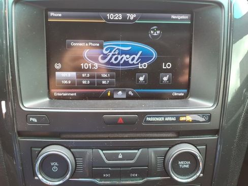 Used 2016 Ford Explorer XLT w/ Equipment Group 202A AWD/4WD image 21