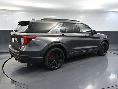 Used 2020 Ford Explorer ST w/ ST Street Pack image 6