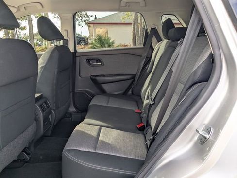 Used 2022 Nissan Rogue SV image 18