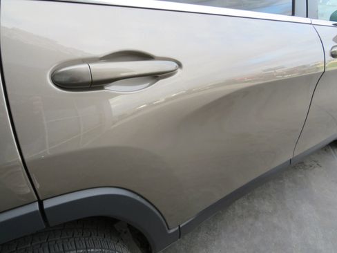 Used 2019 Jeep Cherokee Latitude w/ Popular Appearance Group image 28