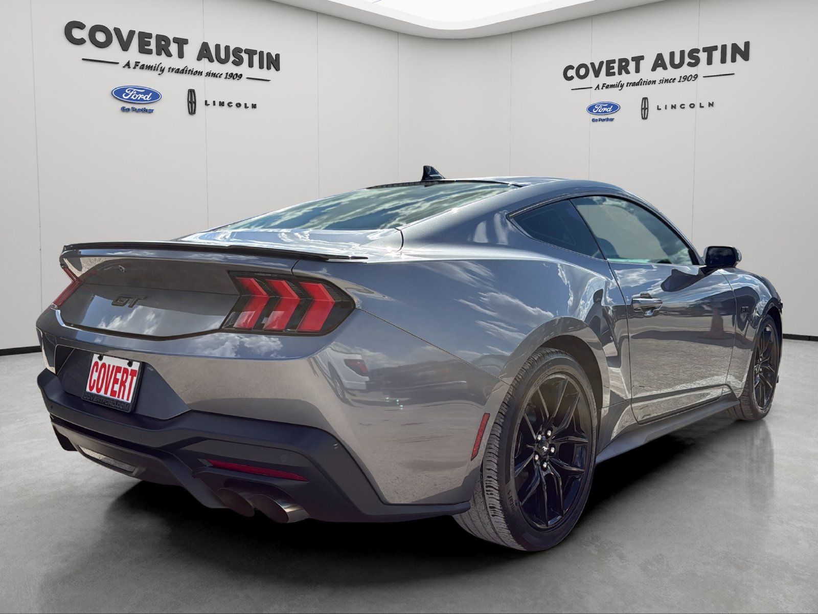 Used 2025 Ford Mustang GT Premium RWD image 5