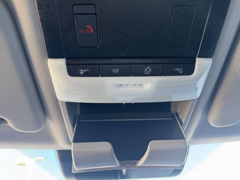 Used 2024 Mitsubishi Outlander SE Black Edition image 25