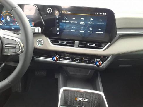 New 2026 Chevrolet Equinox LT w/ Convenience Package II FWD image 23
