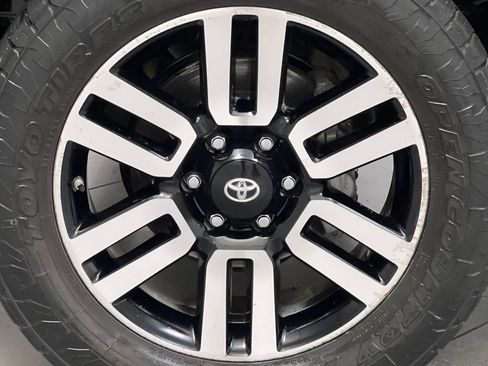 Used 2018 Toyota 4Runner Limited w/ Four Season Floor Mat Package AWD/4WD image 67