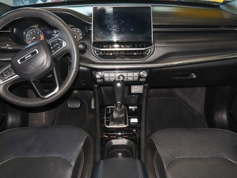 Used 2023 Jeep Compass Limited image 10