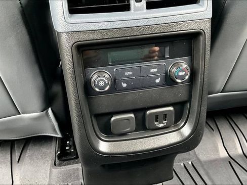 Used 2019 Buick Envision Essence FWD image 16