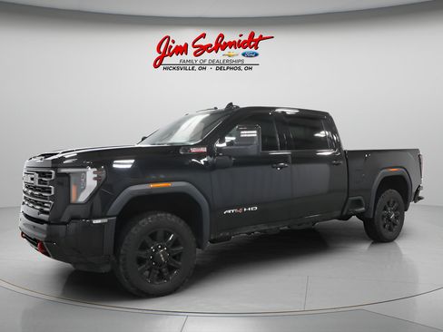 Used 2025 GMC Sierra 2500 AT4 AWD/4WD image 2