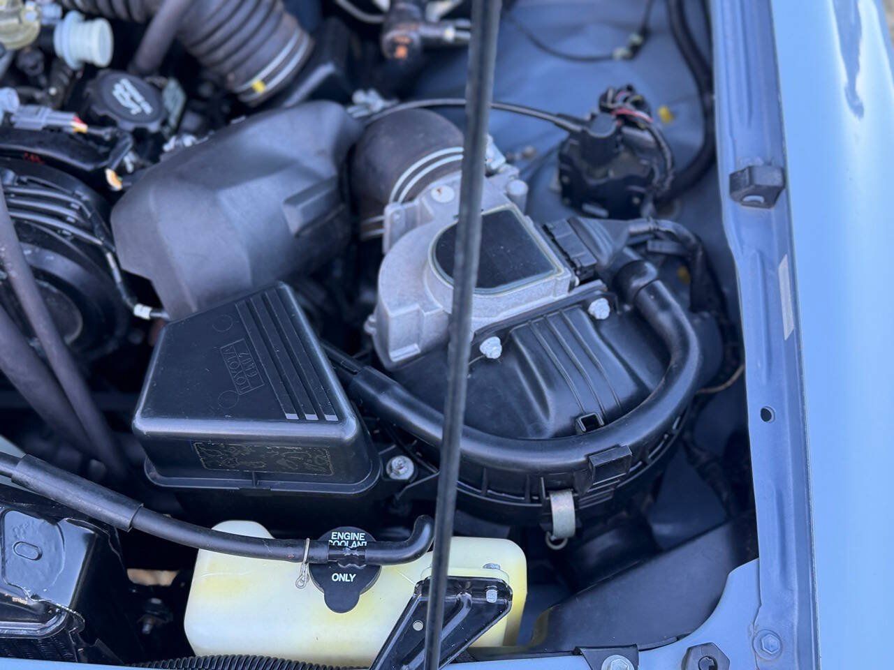 Used 1990 Toyota Pickup Deluxe AWD/4WD image 98