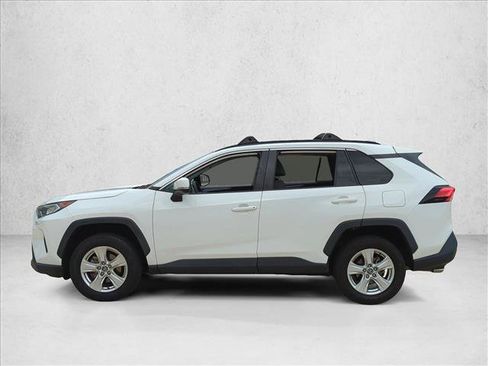 Used 2021 Toyota RAV4 XLE w/ Convenience Package FWD image 8